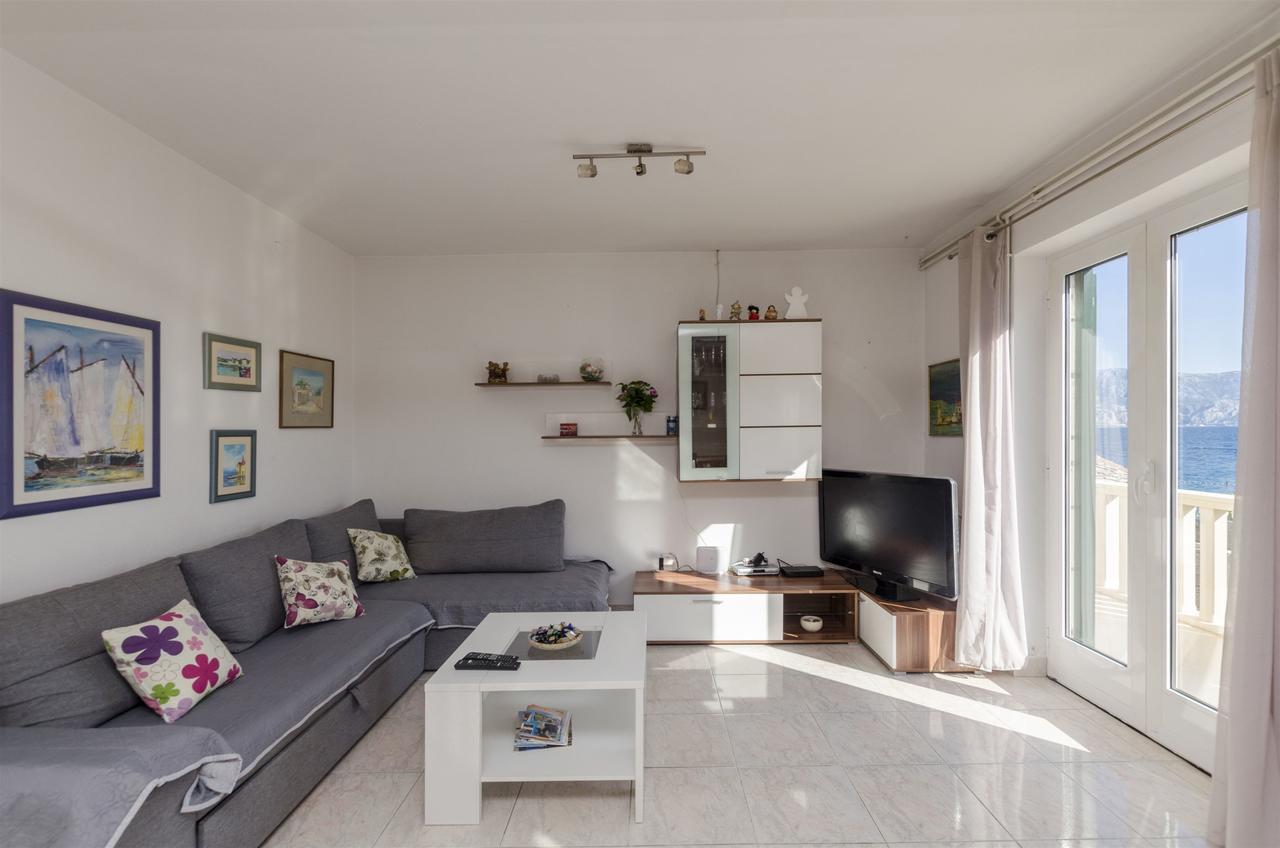 Apartments Mare Postira Exterior photo